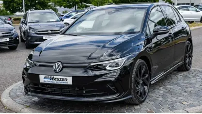 Gebraucht VW Golf VIII R-line 150 PS (110 kW) 2024 Schwarz Limousine