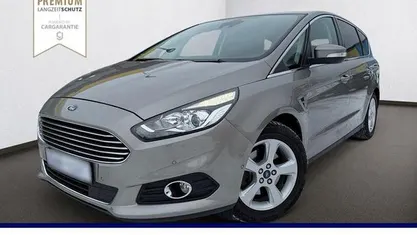 Gebraucht 2016 Ford S-MAX Titanium Van / Kleinbus | 14.660 € (Fairer Preis)