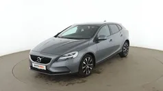 Grau Gebraucht 2019 Volvo V40 Momentum Kombi | 14.750 € (Fairer Preis)