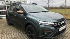 Zedergrün dqk Gebraucht 2024 Dacia Sandero Extreme Kleinwagen | 18.750 € (Fairer Preis)