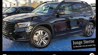 Metalliclack kosmosschwarz Gebraucht 2025 Mercedes GLB180 Progressive SUV | 46.880 €