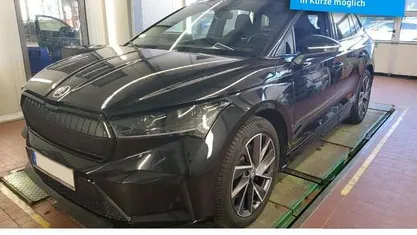 Blackmagic perleffekt Gebraucht 2021 Skoda Enyaq iV SportLine SUV | 30.890 € (Fairer Preis)