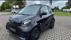 Schwarz Gebraucht 2023 Smart ForTwo Electric Drive Coupé | 11.442 € (Fairer Preis)