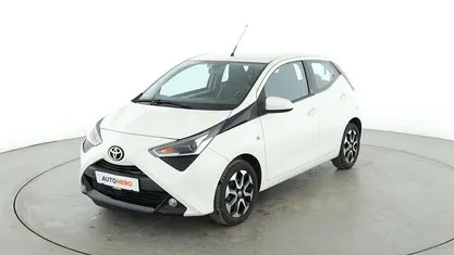 Gebraucht Toyota Aygo X-play 72 PS (52 kW) 2020 Weiß Kleinwagen
