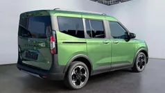 Bursting green metallic Neu 2025 Ford Tourneo Courier Active Van / Kleinbus | 26.545 € (Fairer Preis)