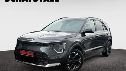 Grau ((agt) interstellar grau met.) Gebraucht 2023 Kia e-Niro Inspiration SUV | 28.979 € (Fairer Preis)