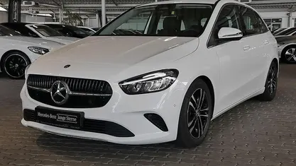 Gebraucht Mercedes B200 Progressive 163 PS (119 kW) 2024 Van / Kleinbus