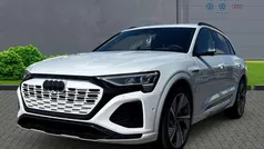 Gletscherweiß metallic Gebraucht 2025 Audi Q8 e-tron S-Line SUV | 82.880 €