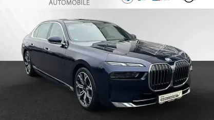 Gebraucht BMW 750e Comfort Edition 489 PS (359 kW) 2024 Bmw individual tansanitblau metallic Limousine