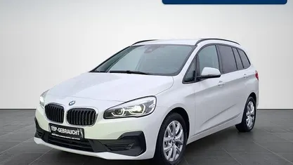 Alpinweiss iii Gebraucht 2022 BMW 218 Gran Tourer Advantage Van / Kleinbus | 25.380 € (Teuer)