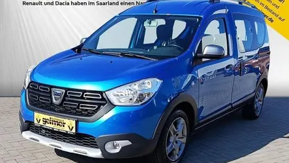 Blau Gebraucht 2020 Dacia Dokker Stepway Van / Kleinbus | 15.950 € (Fairer Preis)