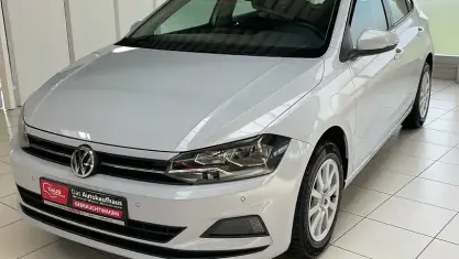 Gebraucht VW Polo Comfortline 95 PS (69 kW) 2018 White silver metallic Kleinwagen