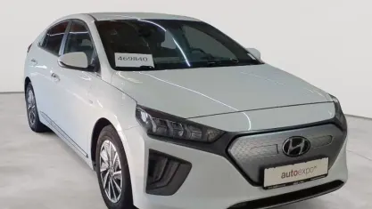 Gebraucht Hyundai Ioniq Style 100 kW (136 PS) 2021 Polar white uni Kleinwagen