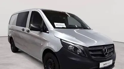 Brillantsilber metallic Gebraucht 2020 Mercedes Vito Van | 22.690 €