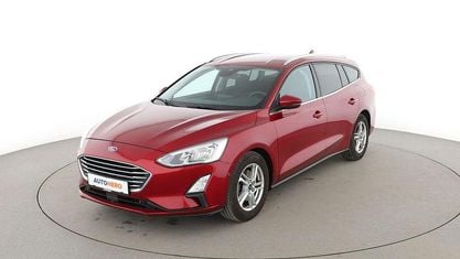 Używany Ford Focus Cool & Connect 125 KM (91 kW) 2019 Czerwony Kombi