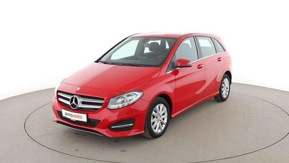Gebraucht Mercedes B180 Style 109 PS (80 kW) 2016 Rot Kleinwagen
