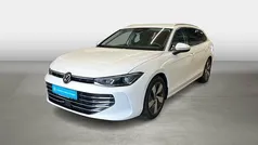 Pure white Gebraucht 2025 VW Passat Elegance Kombi | 36.670 € (Superpreis)