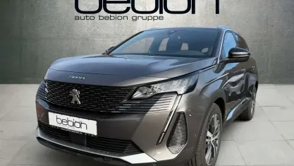 Gebraucht Peugeot 5008 Allure 131 PS (96 kW) 2023 Grau SUV