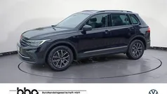 Schwarz Gebraucht 2022 VW Tiguan Life SUV | 29.830 € (Fairer Preis)