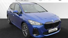 Portimao blau metallic Gebraucht 2024 BMW 218 Comfort Edition Van / Kleinbus | 29.485 € (Fairer Preis)