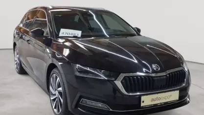 Gebraucht Skoda Octavia Style 150 PS (110 kW) 2023 Blackmagic perleffekt Kombi