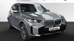 Skyscraper grau Gebraucht 2025 BMW X5 M Sport SUV | 95.900 € (Superpreis)
