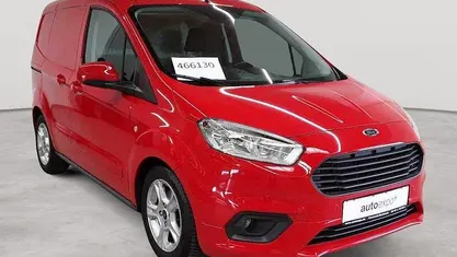 Gebraucht Ford Transit Limited 101 PS (74 kW) 2021 Race rot Van