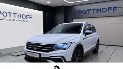 Weiss Gebraucht 2023 VW Tiguan Allspace Life SUV | 30.777 € (Guter Preis)