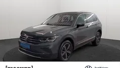 Grau Gebraucht 2021 VW Tiguan Elegance SUV | 29.987 € (Fairer Preis)