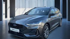 Magneticgrau Gebraucht 2024 Ford Focus ST-Line X Kombi | 25.989 € (Fairer Preis)