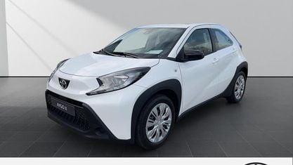 Neu Toyota Aygo X Business Edition 72 PS (52 kW) 2025 Grau SUV