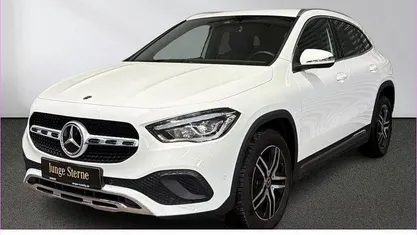 Gebraucht Mercedes GLA180 Progressive 136 PS (100 kW) 2023 Unilack polarweiß SUV