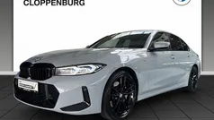 Grau Gebraucht 2024 BMW 330 M Sport Limousine | 45.480 € (Fairer Preis)