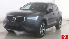 Onyx black / Gebraucht 2024 Volvo XC40 Core SUV | 35.700 € (Fairer Preis)