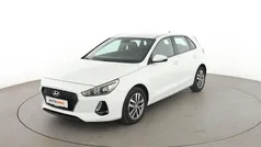 Weiß Gebraucht 2018 Hyundai i30 Trend Limousine | 11.940 € (Guter Preis)
