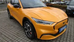 Orange Gebraucht 2023 Ford Mustang Mach-E SUV | 46.990 € (Teuer)