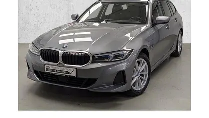 Usado BMW 330e Sport Line 292 HP (214 kW) 2022 Cinzento Carrinha
