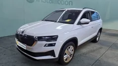 Weiß Gebraucht 2024 Skoda Karoq Selection SUV | 32.629 € (Fairer Preis)