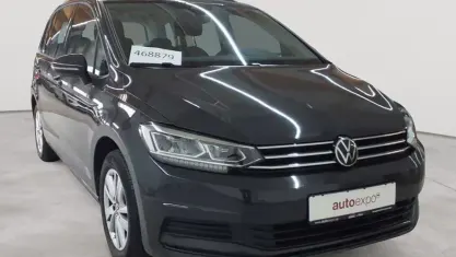 Używany VW Touran Comfortline 122 KM (89 kW) 2022 Szary Minivan