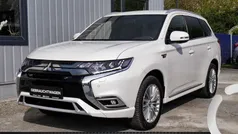 Weiß Gebraucht 2020 Mitsubishi Outlander P-HEV Top SUV | 21.390 € (Guter Preis)