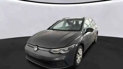 Second-hand VW Golf VIII Life 131 CP (96 kW) 2023 Gri Break