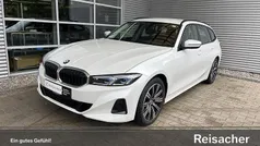 Mineralweiß metallic Gebraucht 2024 BMW 320 Comfort Edition Kombi | 39.349 € (Guter Preis)