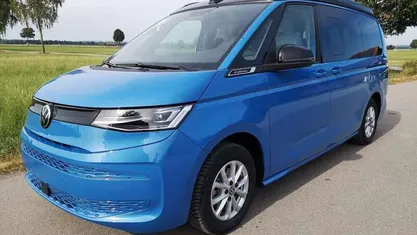 Mediumblau matallic dach schwa Neu 2025 VW T7 Comfortline Van | 61.805 € (Fairer Preis)