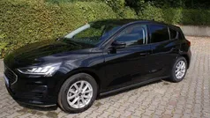 Obsidianschwarz metallic (metallic) Gebraucht 2022 Ford Focus Cool & Connect Limousine | 17.990 € (Guter Preis)