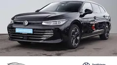 Grenadillschwarz metallic Gebraucht 2024 VW Passat Elegance Kombi | 38.440 € (Guter Preis)