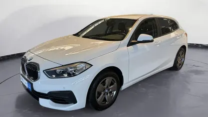 Gebraucht BMW 118 Advantage 140 PS (102 kW) 2020 Alpinweiß uni Kleinwagen