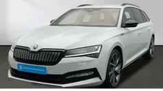 Weiß Gebraucht 2020 Skoda Superb SportLine Kombi | 22.380 € (Guter Preis)