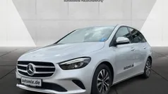 Iridiumsilber metalliclack Gebraucht 2022 Mercedes B180 Style Van / Kleinbus | 26.300 € (Fairer Preis)