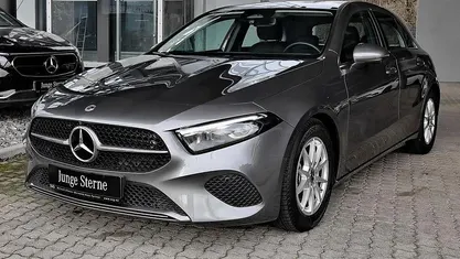 Metalliclack mountaingrau Gebraucht 2023 Mercedes A180 Progressive Limousine | 27.490 € (Fairer Preis)