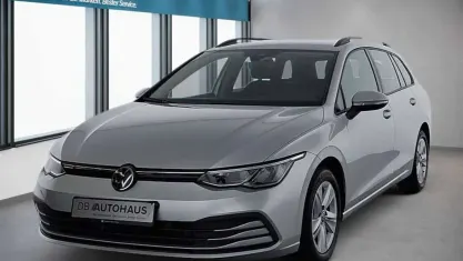 Second-hand VW Golf VIII Life 110 CP (80 kW) 2022 Argintiu Break